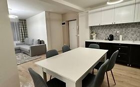 Ultracentral Luxury Apartament